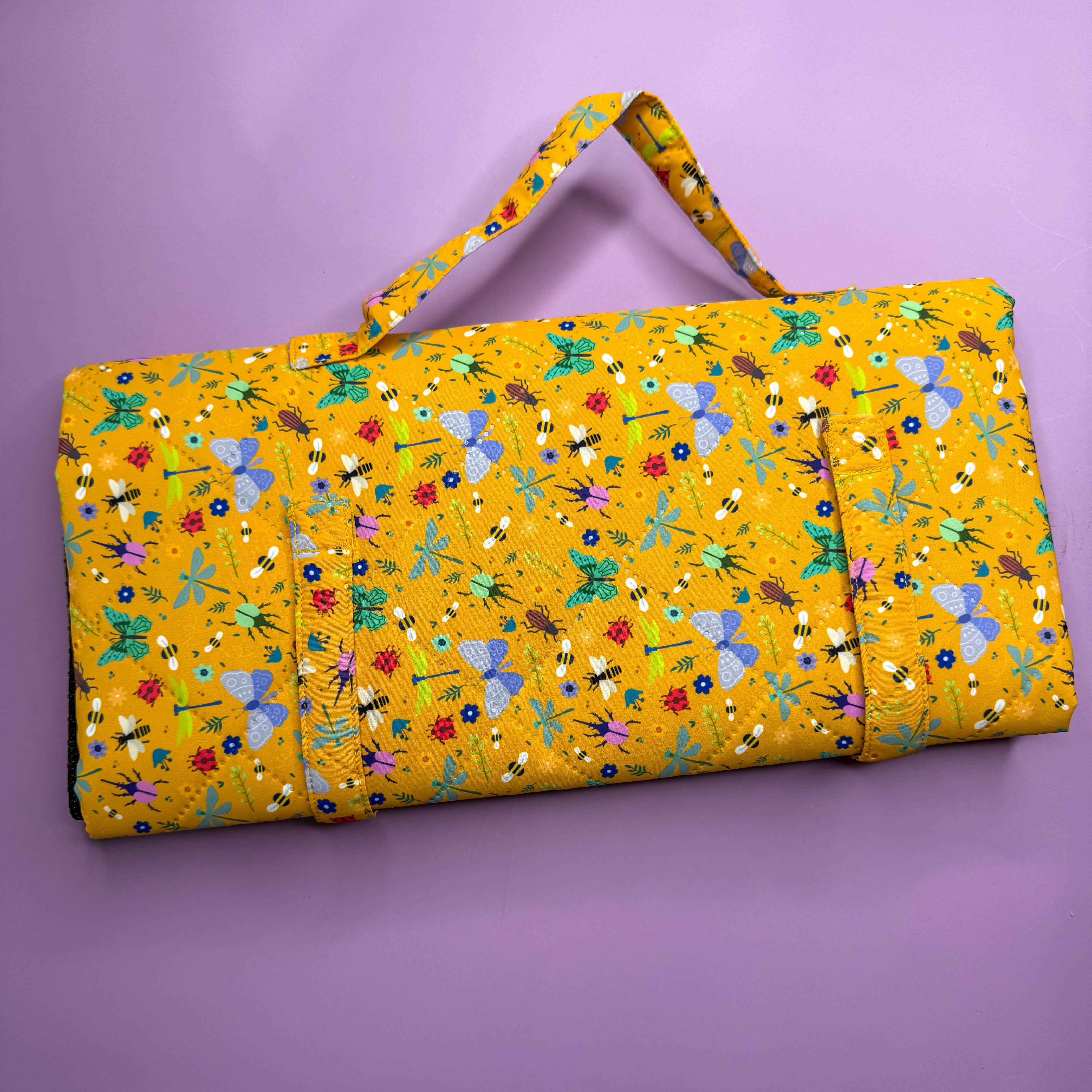 Summer Buzzin' Dog Settle Mat – Lightweight, Waterproof & Travel-Friendly | Shop Brit | UK Pet Shop | Pet Products