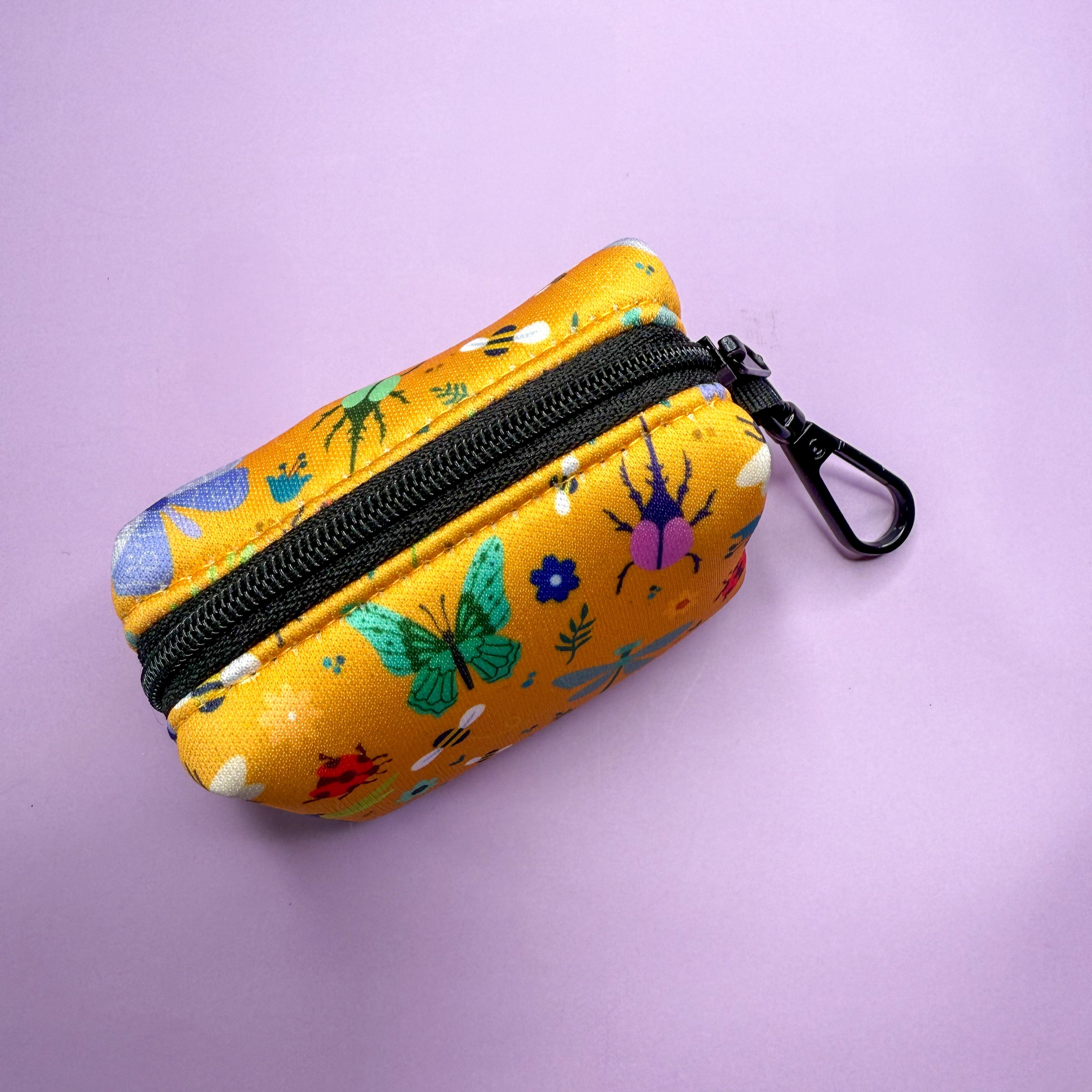 Summer Buzzin’ Poo Bag Holder | Shop Brit | UK Pet Shop | Animals & Pet Supplies