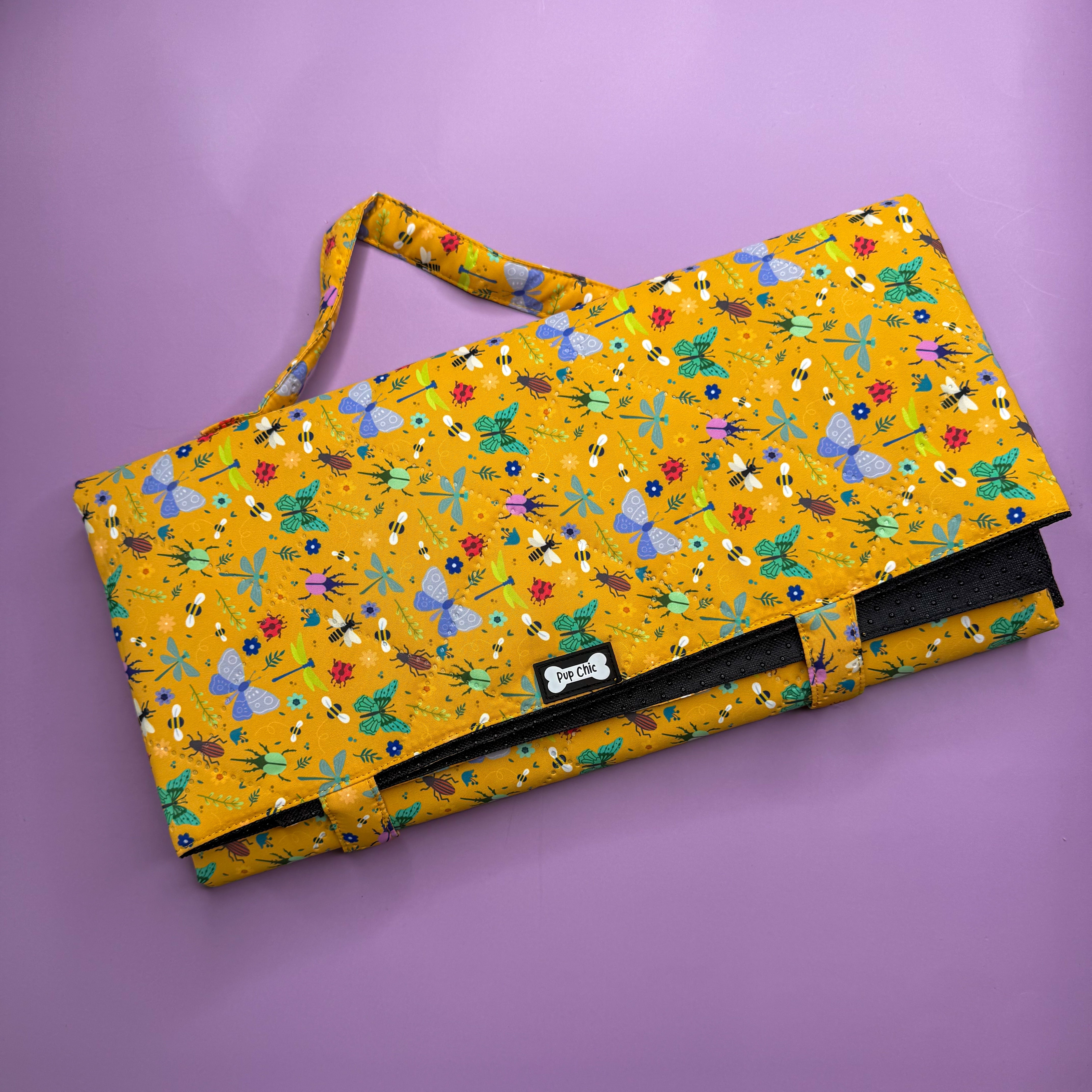 Summer Buzzin' Dog Settle Mat – Lightweight, Waterproof & Travel-Friendly | Shop Brit | UK Pet Shop | Pet Products