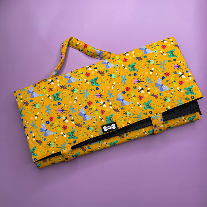 Summer Buzzin' Dog Settle Mat – Lightweight, Waterproof & Travel-Friendly | Shop Brit | UK Pet Shop | Pet Products